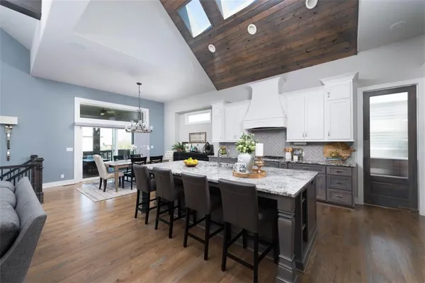 $975,000 | 15120 Carter Street, Overland Park, KS 66221