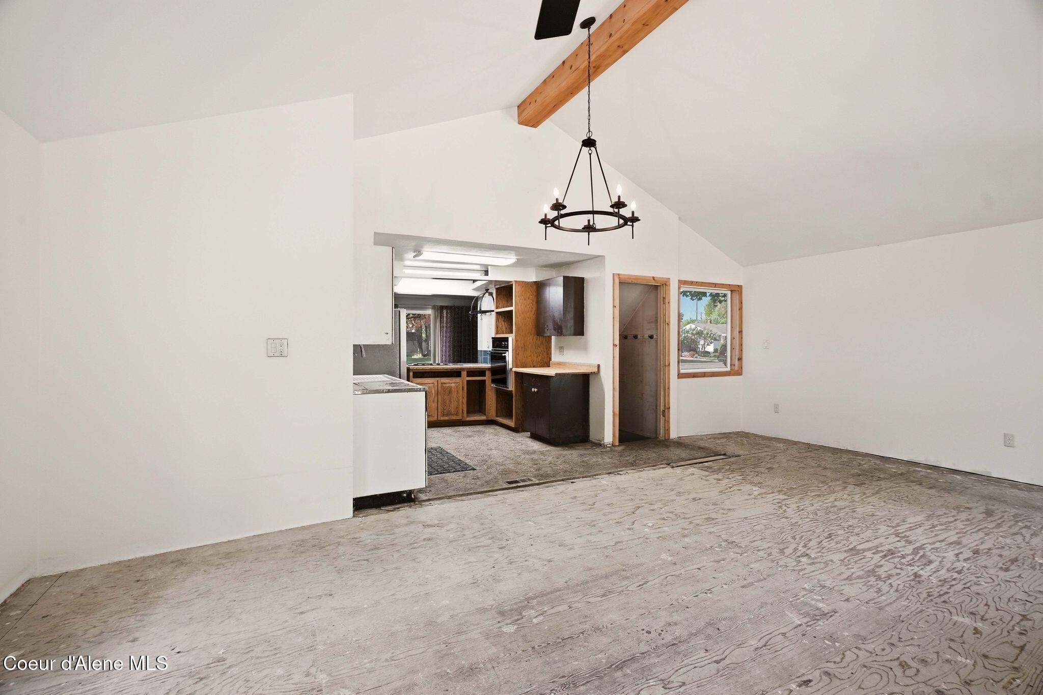 2410 West Decatur Avenue Spokane, WA 99205 - Photo 10 of 40 Inside-Media-Decatur-10