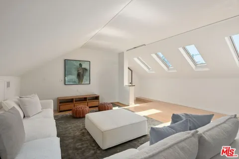 a close view of sink