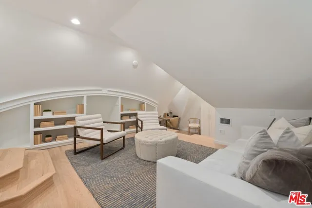 $2,995,000 | 802 South Cochran Avenue, Los Angeles, CA 90036