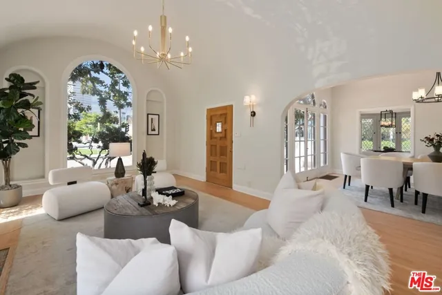 $2,995,000 | 802 South Cochran Avenue, Los Angeles, CA 90036