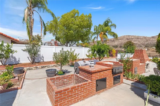 $7,800 | 10250 Canyon Vista Road, Moreno Valley, CA 92557