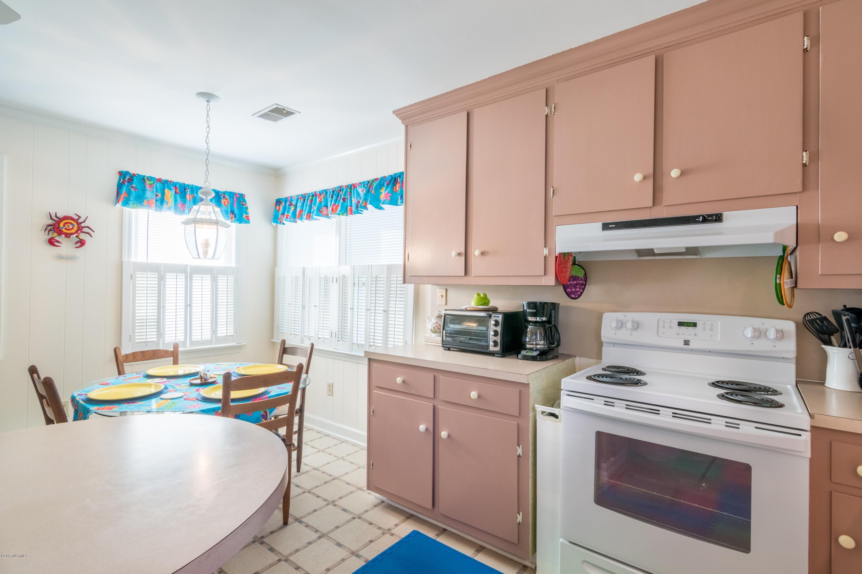 837 Pinecrest Road Bath, NC 27808 - Photo 12 of 33 014diningarea