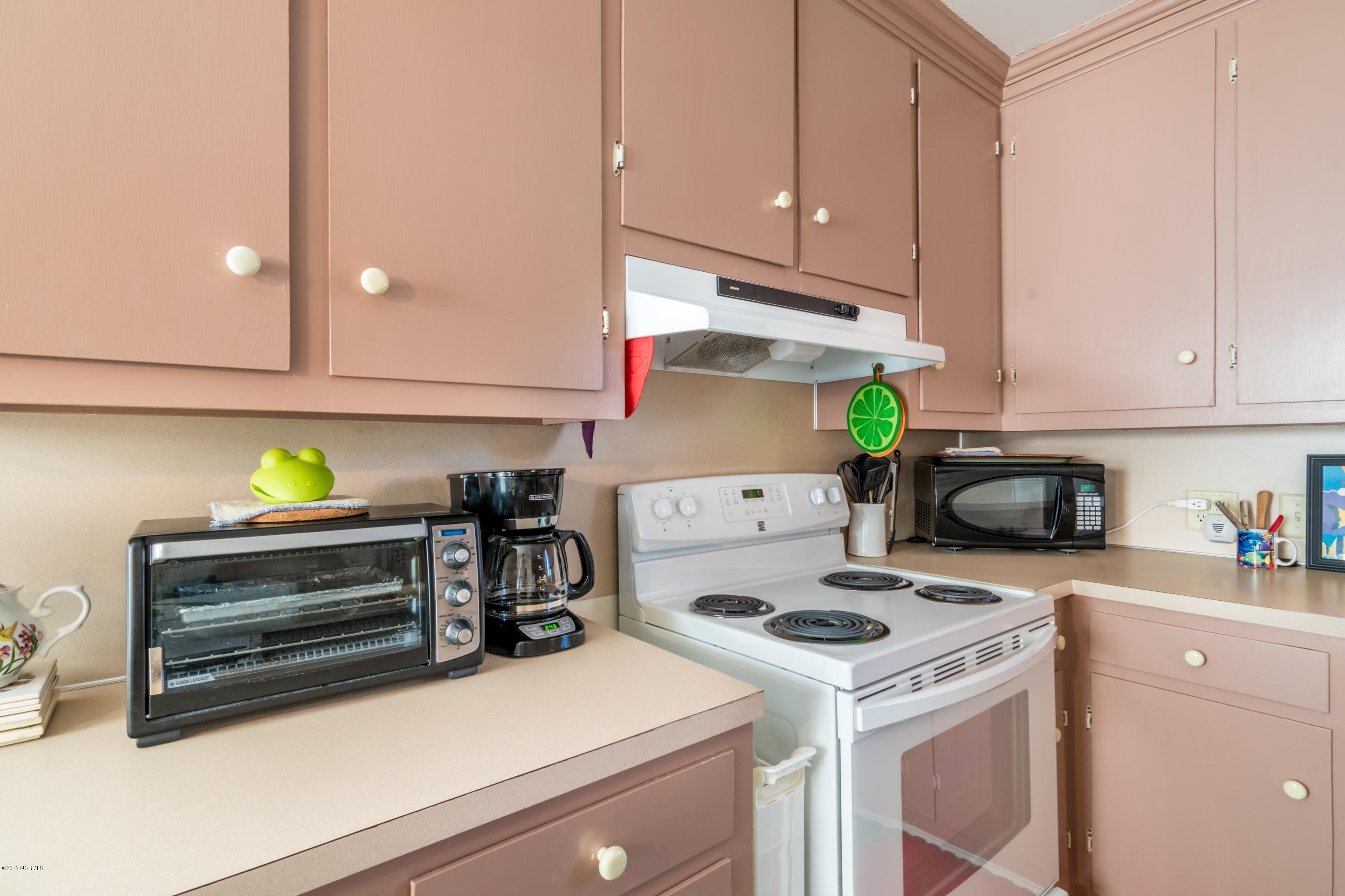 837 Pinecrest Road Bath, NC 27808 - Photo 18 of 33 022kitchen01