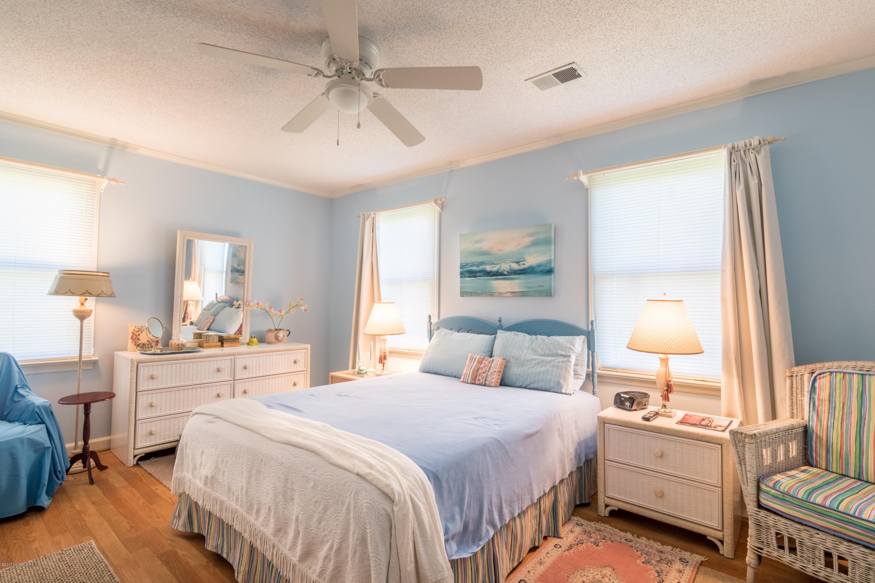 837 Pinecrest Road Bath, NC 27808 - Photo 6 of 33 006bedroom1