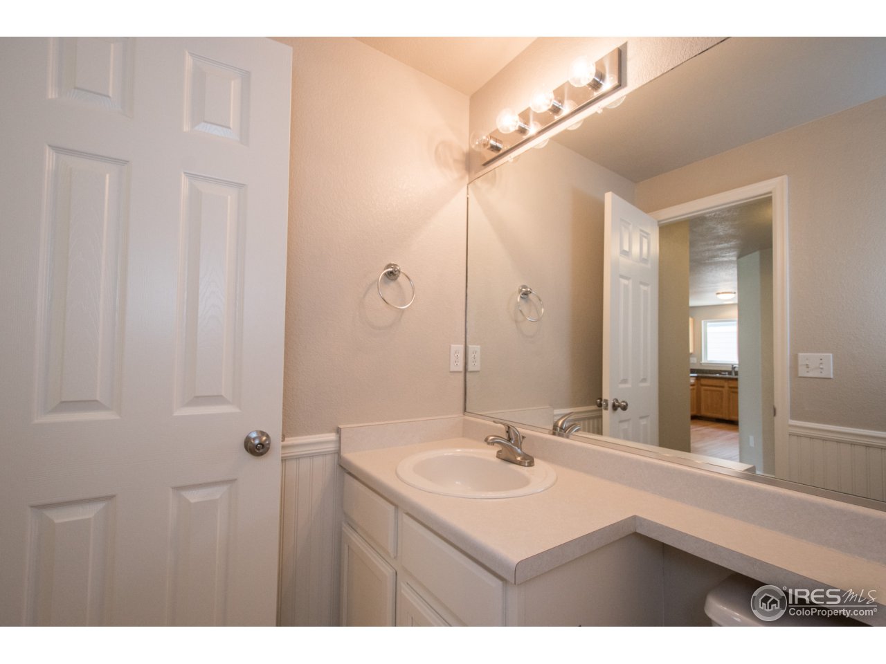 519 Flagler Road Fort Collins, CO 80525 - Photo 6 of 28 1/2 Bathroom