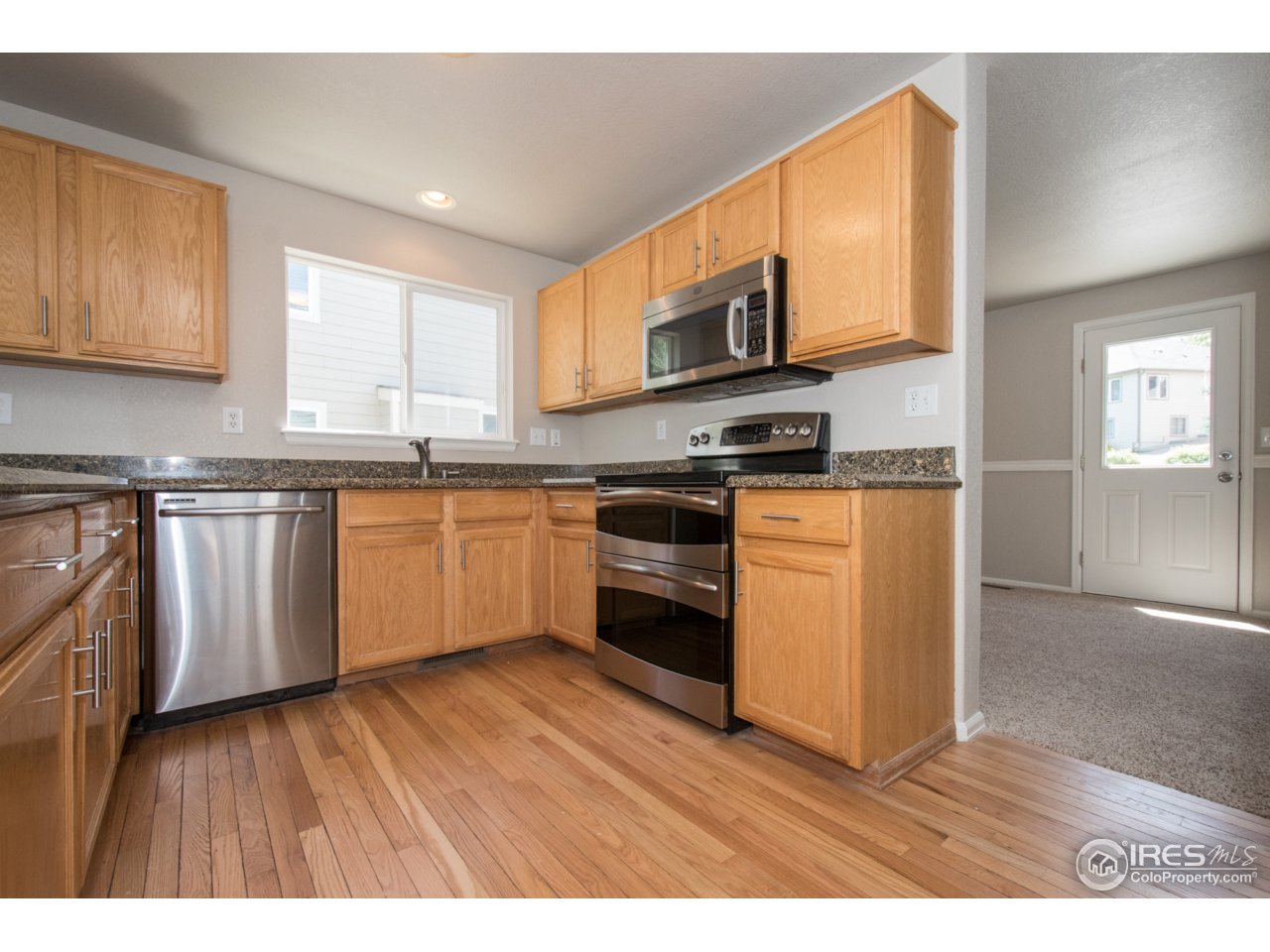 519 Flagler Road Fort Collins, CO 80525 - Photo 7 of 28 DOUBLE OVEN!
