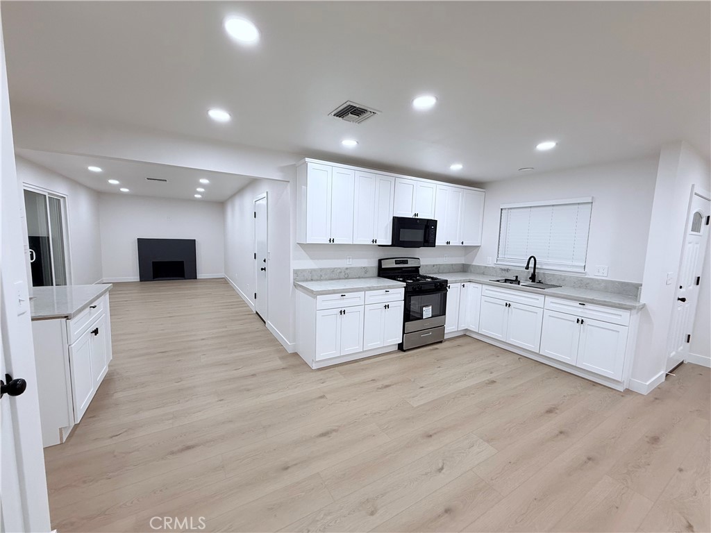 2837 West 7th Street Rialto, CA 92376 - Photo 3 of 21