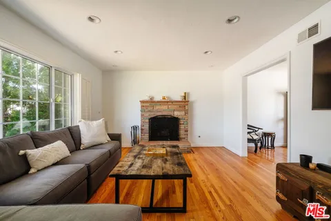 $1,398,000 | 5357 Bevis Avenue, Sherman Oaks, CA 91411