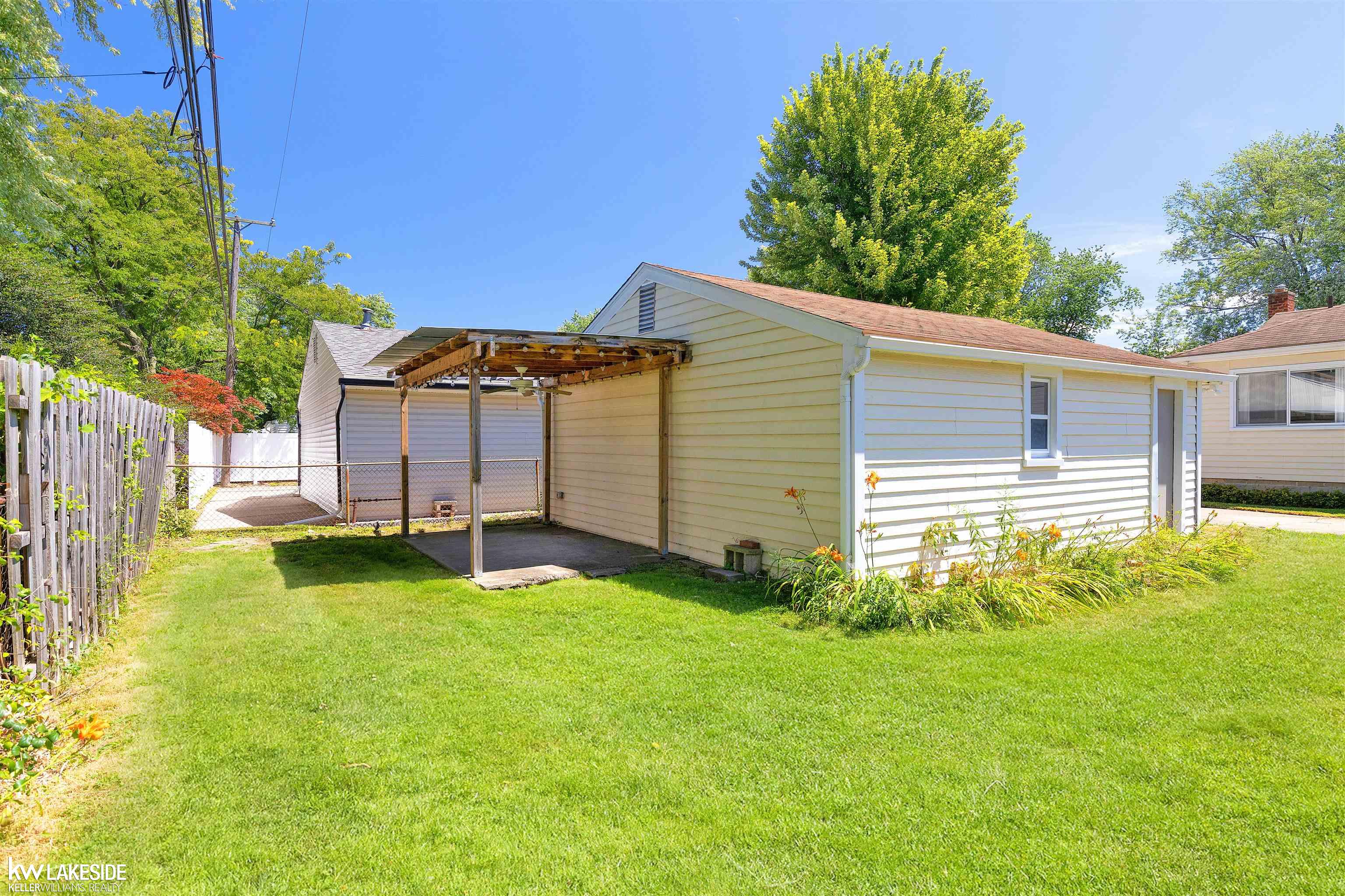 986 Princeton Road Berkley, MI 48072 - Photo 35 of 38