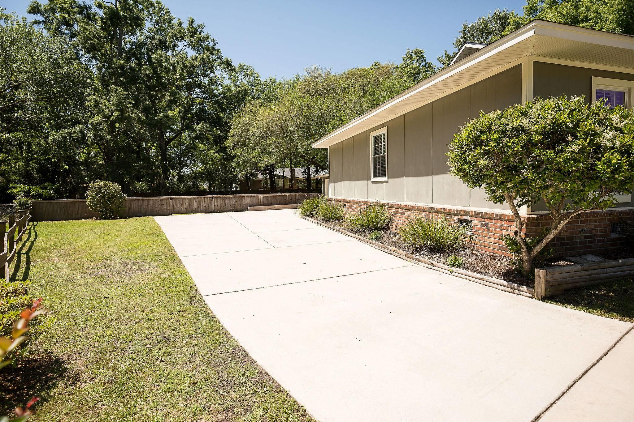 737 Wexford Road Charleston, SC 29414 - Photo 4 of 42 4