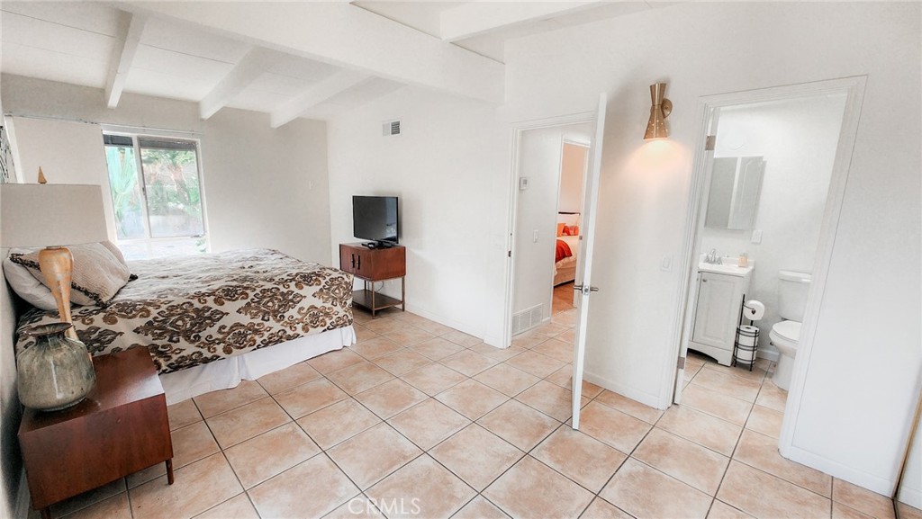 71739 Tunis Road Rancho Mirage, CA 92270 - Photo 16 of 20 Large Primary with Restroom