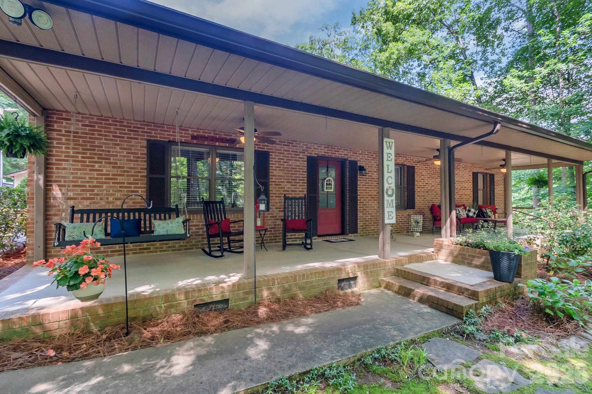 6806 Davis Road Waxhaw, NC 28173 - Photo 2 of 43