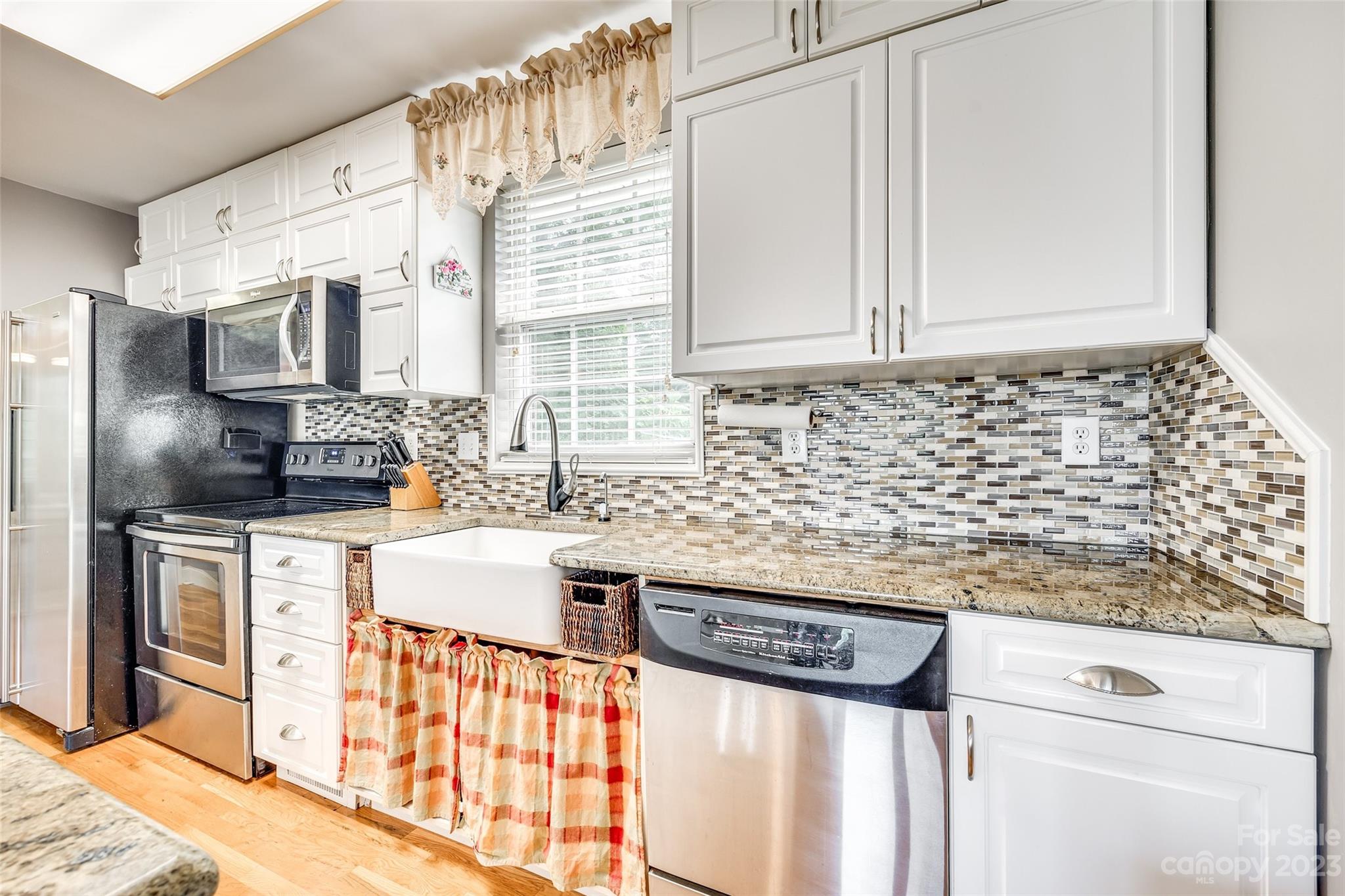 3811 Fox Valley Road Charlotte, NC 28278 - Photo 12 of 31 Gallery Image 12