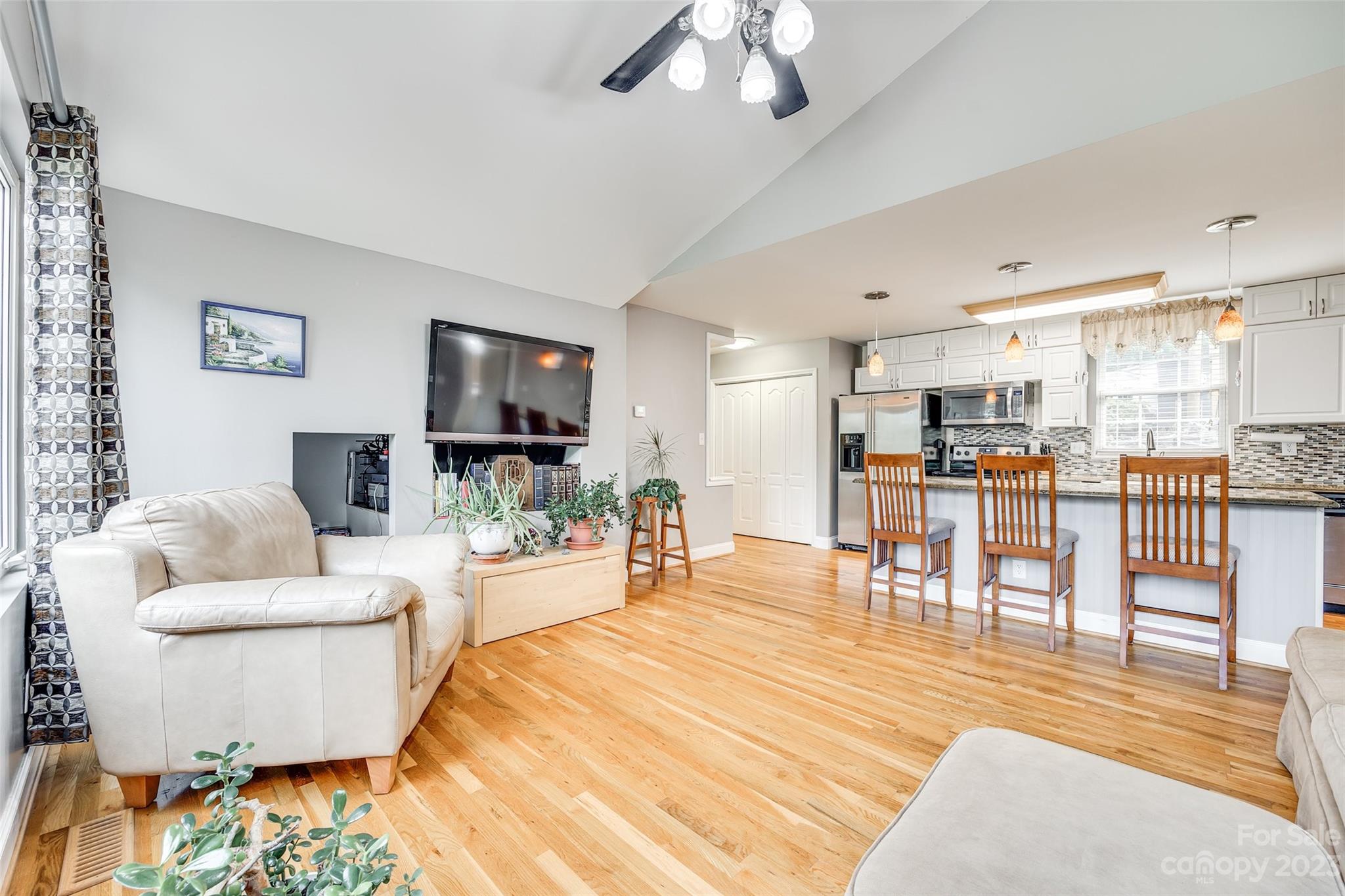 3811 Fox Valley Road Charlotte, NC 28278 - Photo 17 of 31 Gallery Image 17