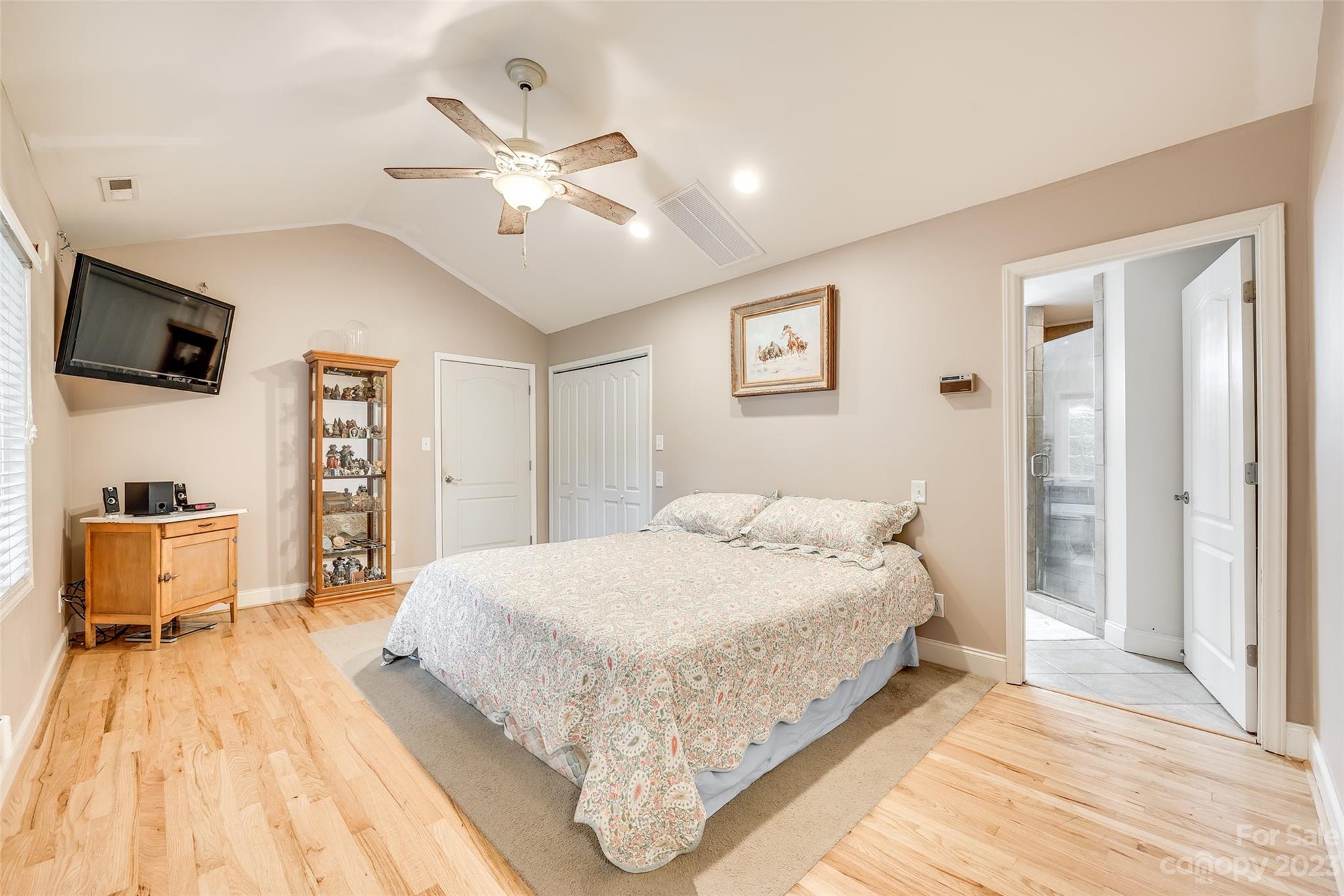3811 Fox Valley Road Charlotte, NC 28278 - Photo 5 of 31 Gallery Image 5
