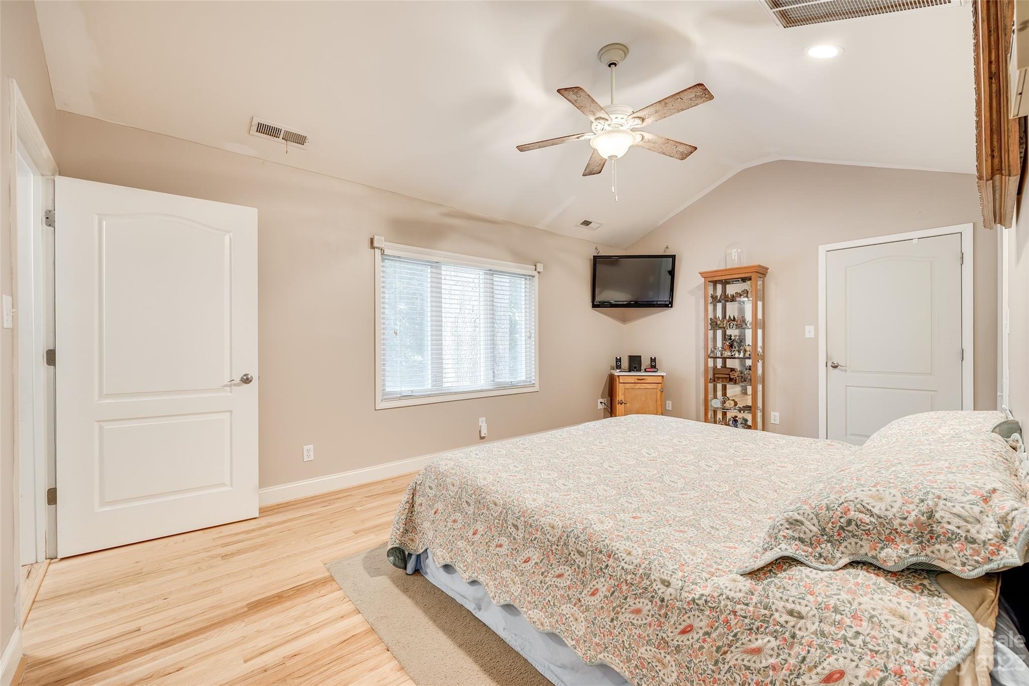 3811 Fox Valley Road Charlotte, NC 28278 - Photo 7 of 31 Gallery Image 7