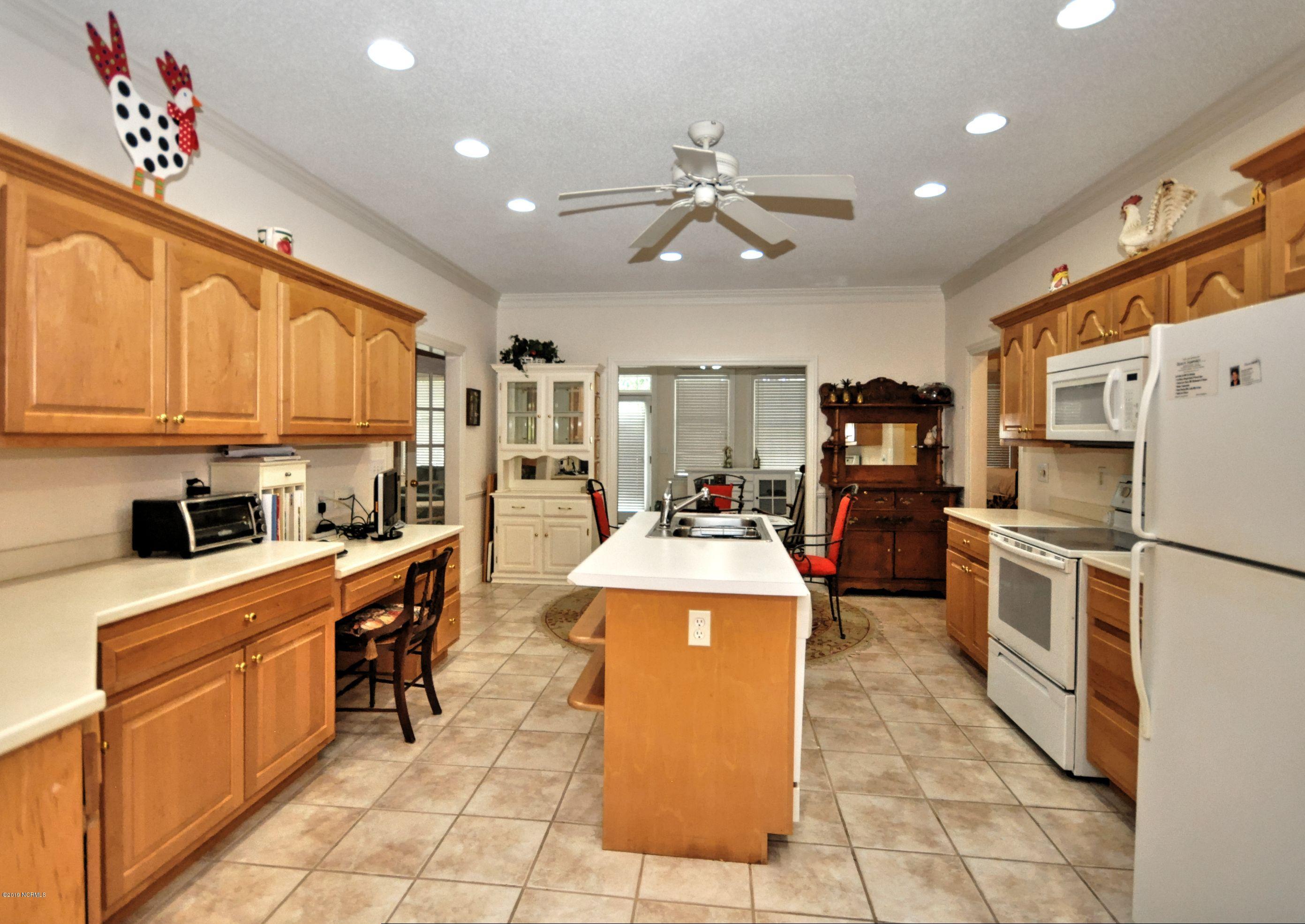 332 Rivage Promenade Wilmington, NC 28412 - Photo 10 of 29 Kitchen