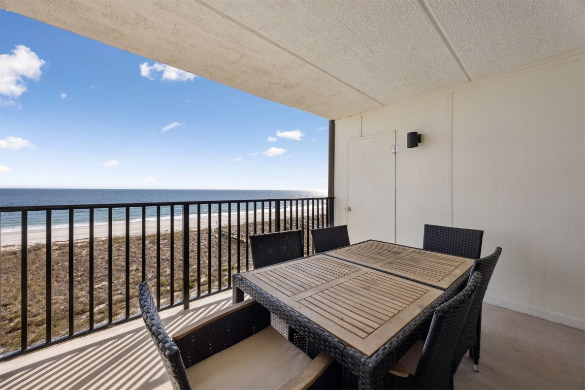 3350 South Fletcher Avenue, Unit 5D Fernandina Beach, FL 32034 - Photo 25 of 48 a view of a balcony dining area