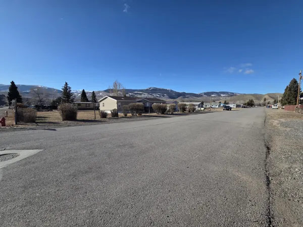 $368,500 | 307 Hays Street, Dubois, WY 82513