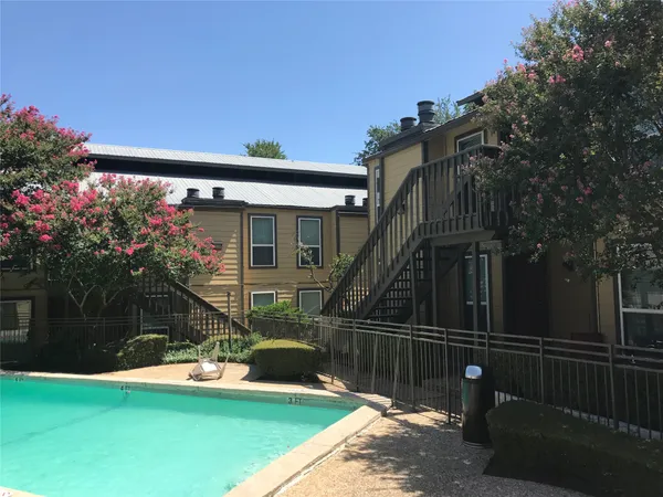 $1,000 | 1000 West 26th Street, Unit 106, Austin, TX 78705