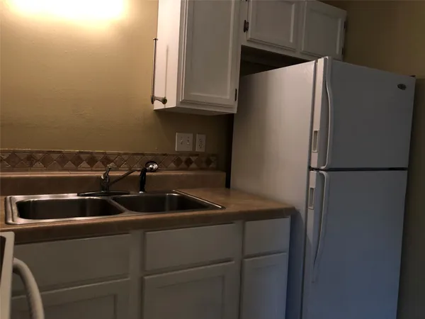 $1,000 | 1000 West 26th Street, Unit 106, Austin, TX 78705