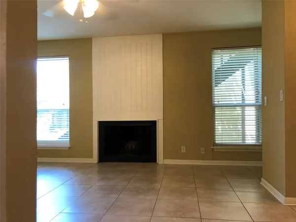 $1,000 | 1000 West 26th Street, Unit 106, Austin, TX 78705