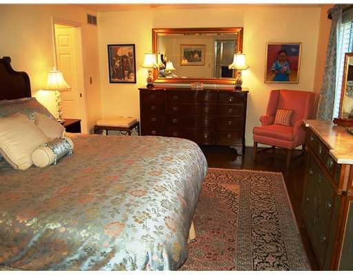 418 Schenley Road Pittsburgh, PA 15217 - Photo 13 of 18 Master Bedroom.