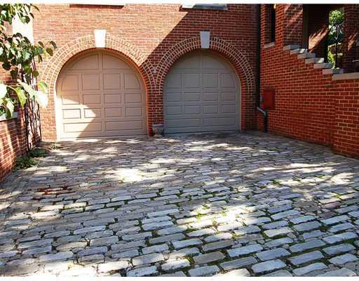 418 Schenley Road Pittsburgh, PA 15217 - Photo 18 of 18 Parking Lot/Garage.