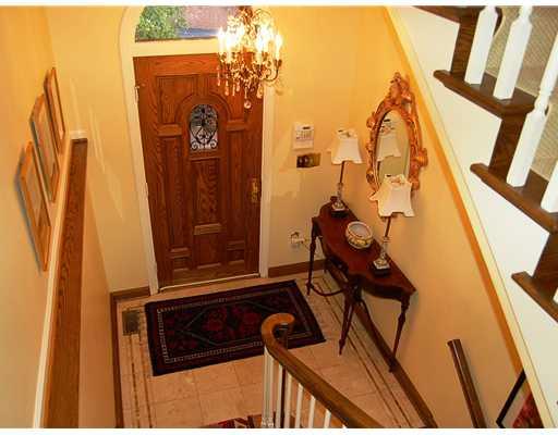 418 Schenley Road Pittsburgh, PA 15217 - Photo 3 of 18 Entry/Foyer.