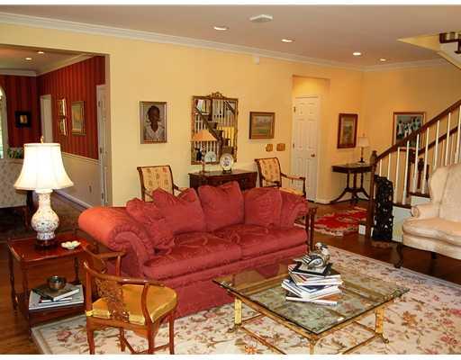 418 Schenley Road Pittsburgh, PA 15217 - Photo 5 of 18 Living Room.