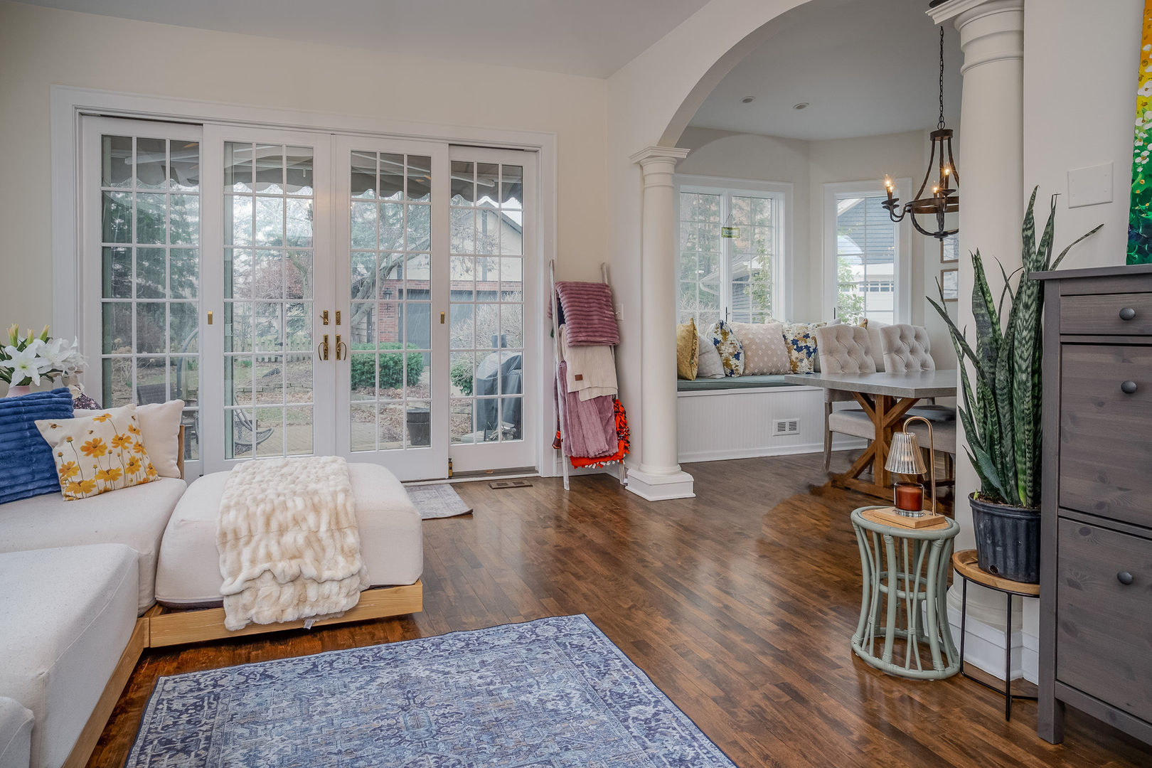 728 Howard Street Wheaton, IL 60187 - Photo 20 of 46 a living room with furniture and wooden floor