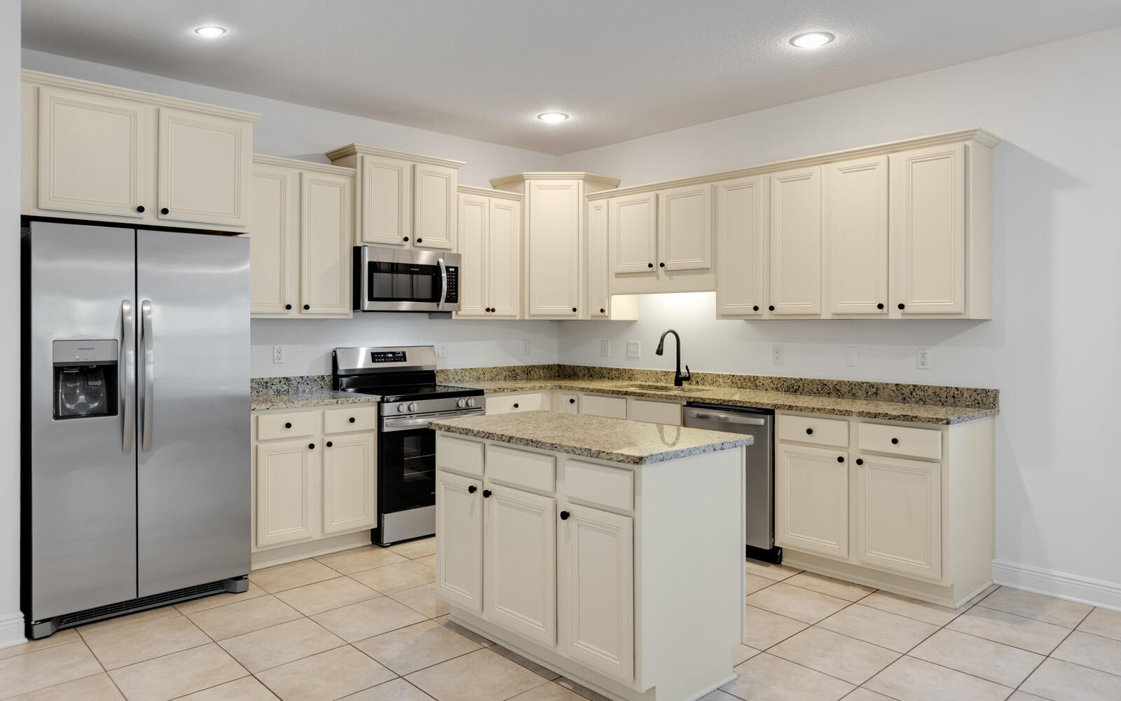379 Whitman Way Freeport, FL 32439 - Photo 4 of 82 379WhitmanWay-7