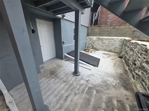 $1,650 | 28 Hasbrouck Street, Unit A, Newburgh, NY 12550