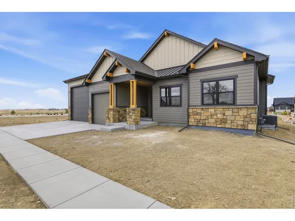a view of house and outdoor space