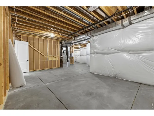 a view of a garage