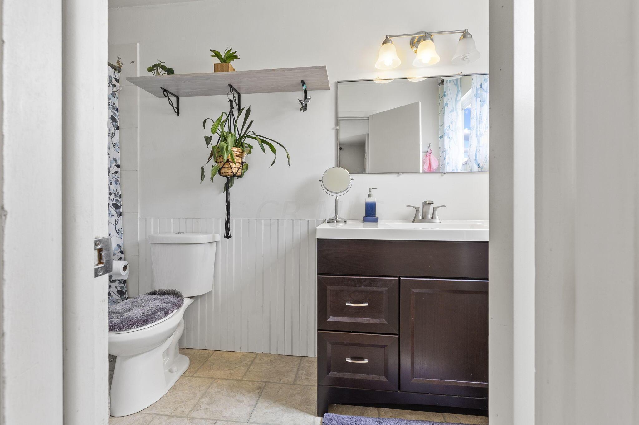 695 Raleigh Drive Columbus, OH 43228 - Photo 22 of 57 primary bathroom