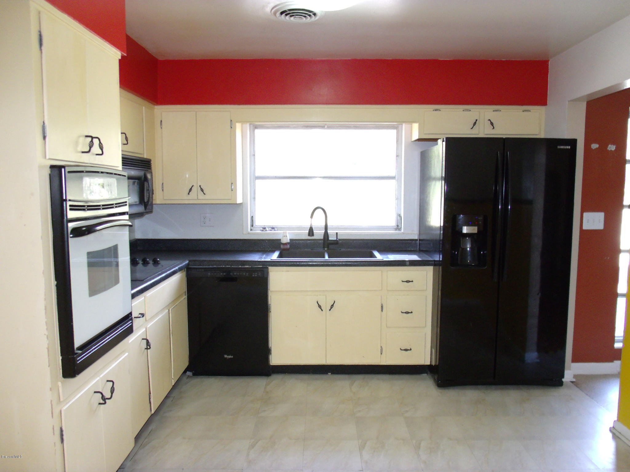 109 St George Road West Melbourne, FL 32904 - Photo 2 of 18 Kitchen