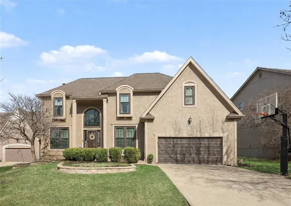 $735,000 | 5420 West 132nd Terrace, Overland Park, KS 66209