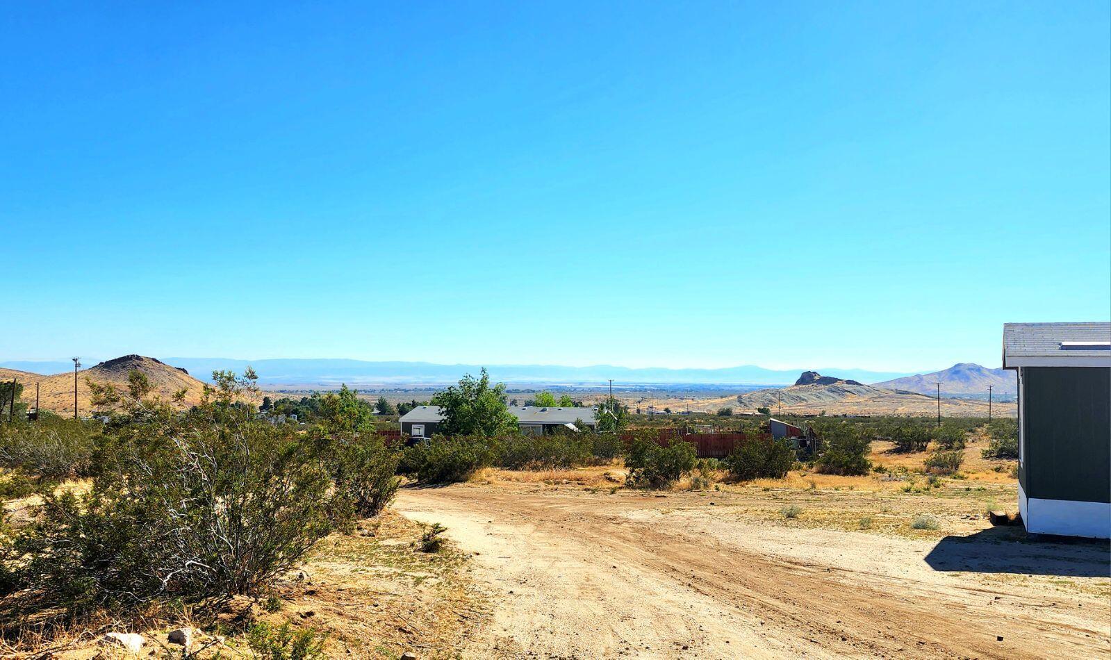 3641 Dawn Road Rosamond, CA 93560 - Photo 31 of 33 a view of a ocean view