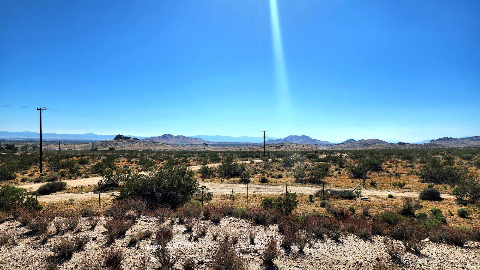 3641 Dawn Road Rosamond, CA 93560 - Photo 33 of 33 a view of lake and mountain