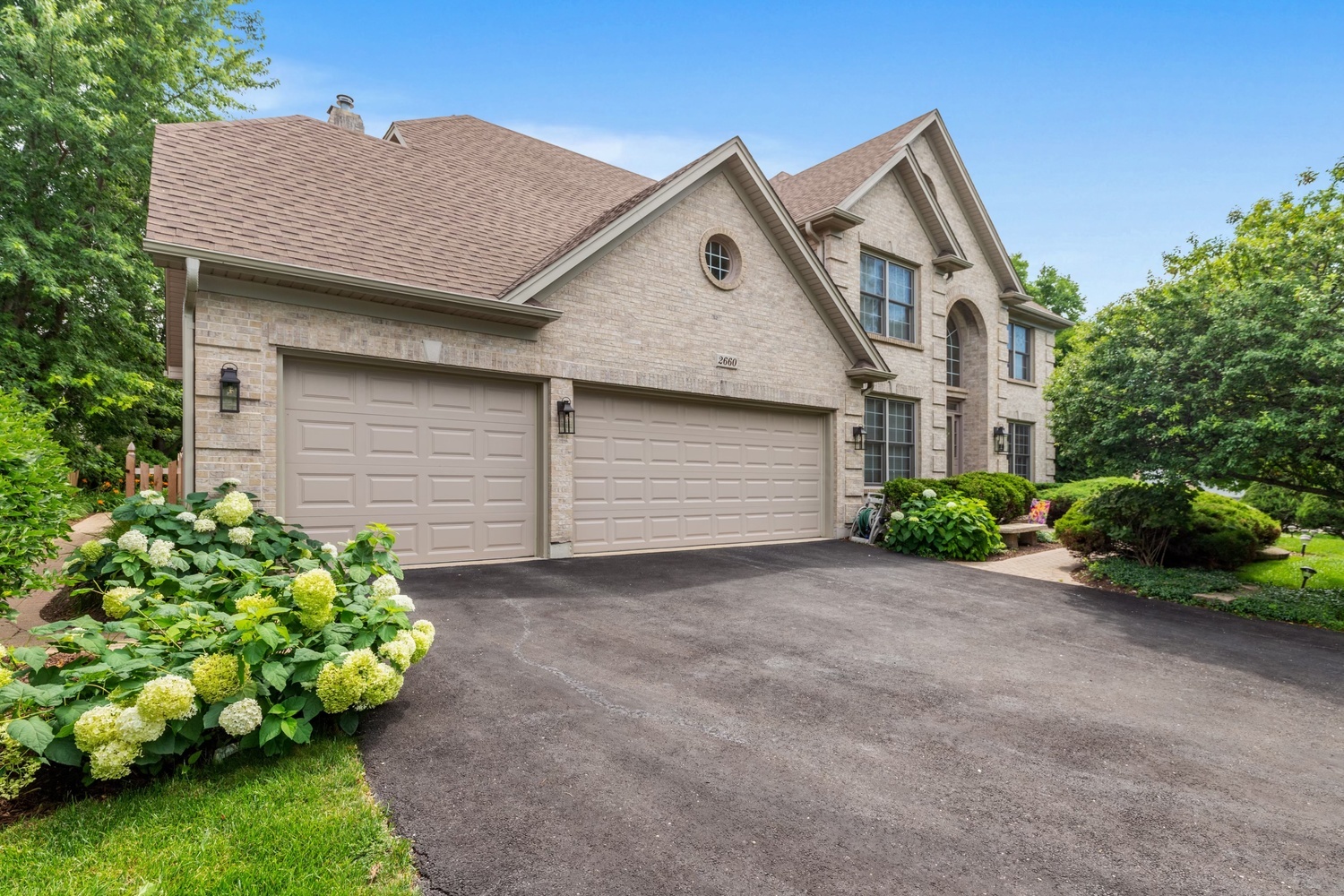 2660 Hoddam Road Naperville, IL 60564 - Photo 3 of 35
