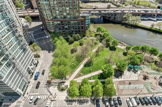 $595,000 | 510 West Erie Street, Unit 1701, Chicago, IL 60654