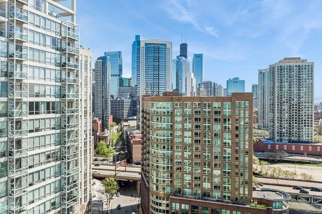 $595,000 | 510 West Erie Street, Unit 1701, Chicago, IL 60654