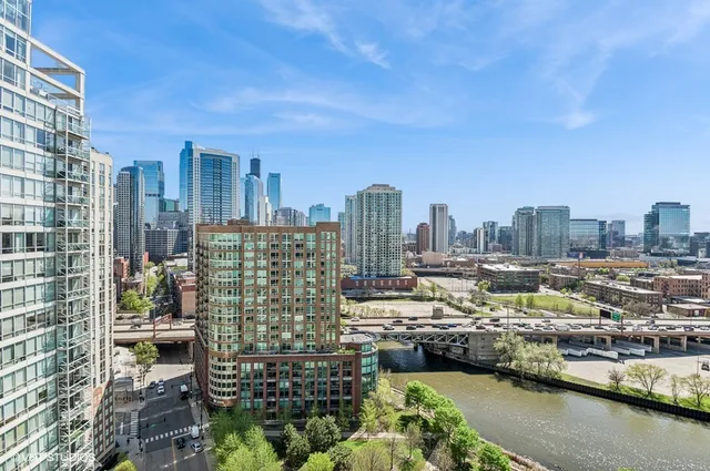 $595,000 | 510 West Erie Street, Unit 1701, Chicago, IL 60654