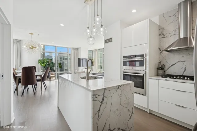 $595,000 | 510 West Erie Street, Unit 1701, Chicago, IL 60654