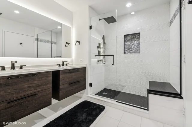 $595,000 | 510 West Erie Street, Unit 1701, Chicago, IL 60654