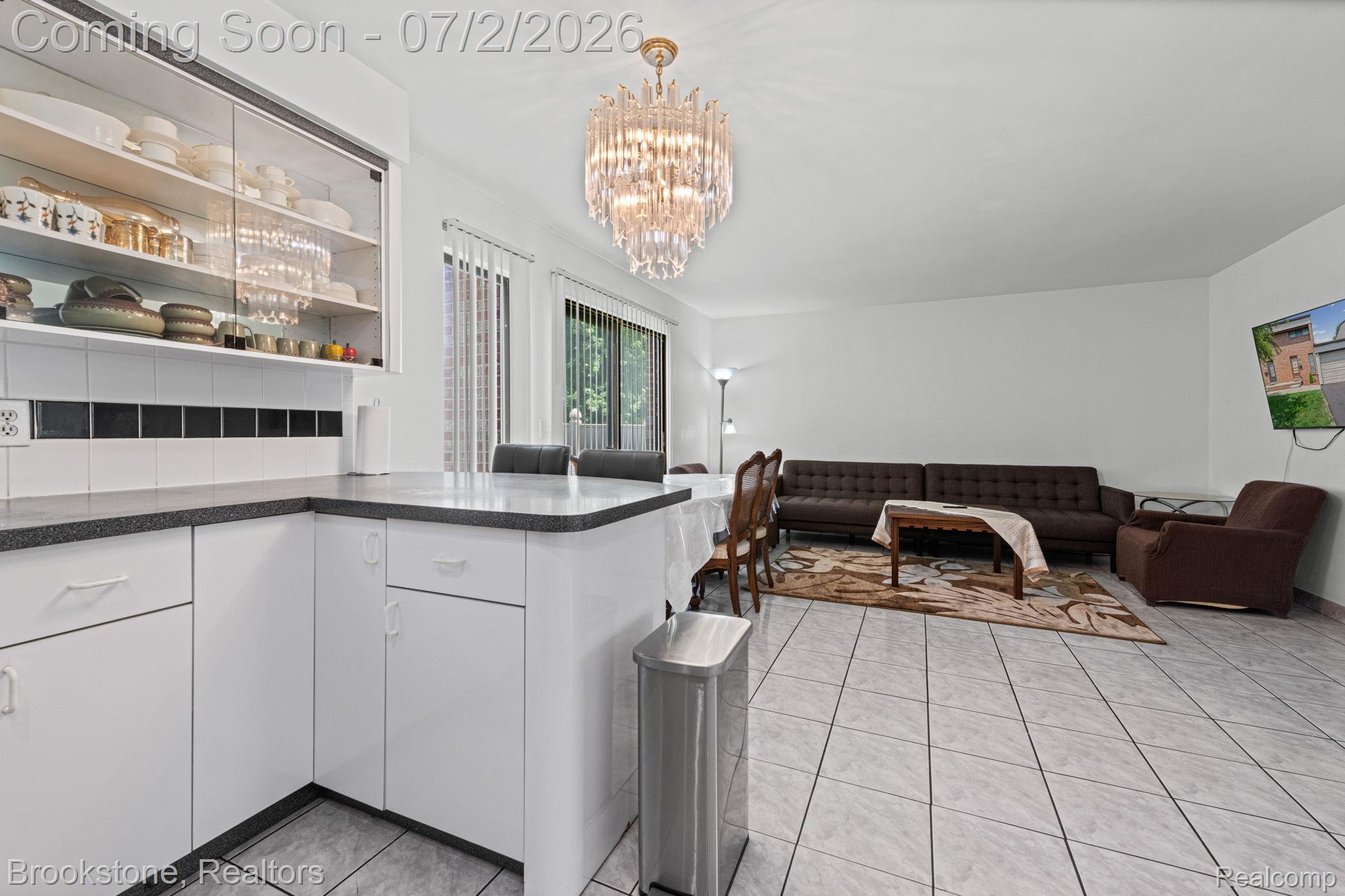 1925 Nicholas Court Warren, MI 48092 - Photo 12 of 26 7-web-or-mls-1925-nicholas-ct.jpg