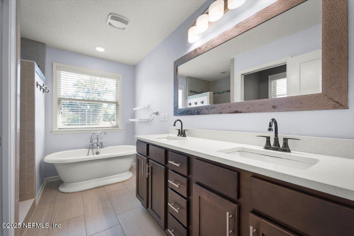 11728 St Josephs Road Jacksonville, FL 32223 - Photo 29 of 49 Primary Bath