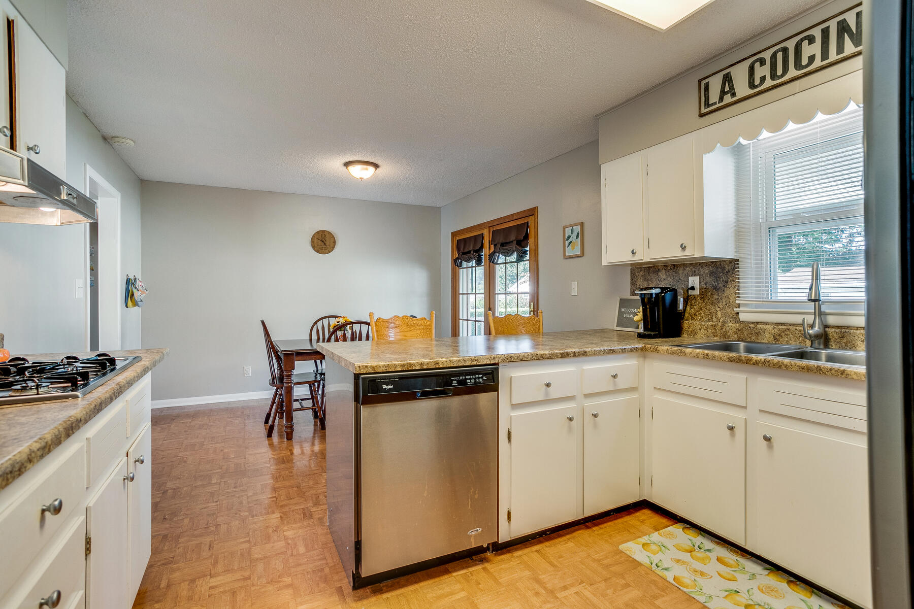 813 9th Street Erwin, TN 37650 - Photo 12 of 31 012